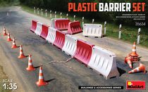 Décor miniature : Barrières routières en plastique - 1/35 - Miniart 35634