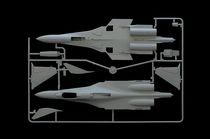 Maquette d'avion militaire : SU - 27D SEA Flanker 1/72 - Italeri 0197