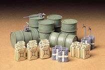 Figurines militaires : Set de bidons allemands de carburant - 1/35 - Tamiya 35186 - france-maquette.fr