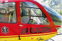 Maquette hélicoptère de transport : Starter kit Airbus EC135 Air-Glaciers - 1/72 - Revell 74986