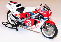 Maquette moto : Honda NSR 500 - 1/12 - Tamiya 14099
