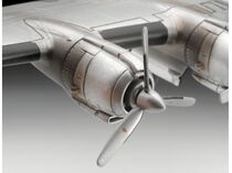 Maquette avion militaire : Lockheed L.1049G Super Constellation 1/144 - Revell 03745