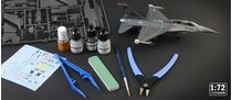 Maquette avion militaire : Model set F-16 C/D Night Falcon 1/72 - Italeri 72009