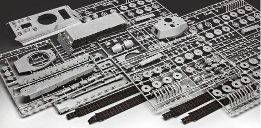 Maquette char d'assaut : Model set Tiger II Ausf.B (Henschel Turret) - 1/35 - Revell 63249