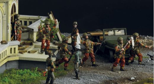Diorama bataille militaire : Opération « Market Garden » Hartenstein Hotel 1/72 - Italeri 6107
