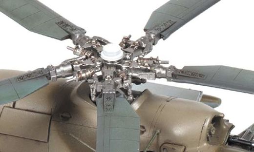 Maquette d'hélicoptère militaire : Mil Mi-24V/VP - 1/48 - Zvezda 04823 4823 - france-maquette.fr