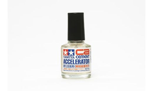 Outil de modélisme : Accélérateur de Colle CA 10 ml - Tamiya 87138