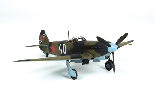 Maquette avion militaire : Soviet Fighter YAK-7 (Version tardive) 1/48 - Zvezda 4837