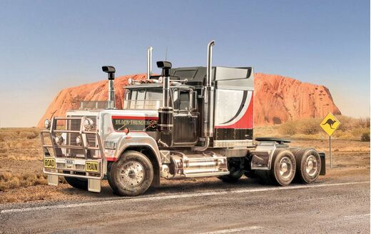 Maquette camion : Black Thunder Australian Truck 1/24 - Italeri 90727