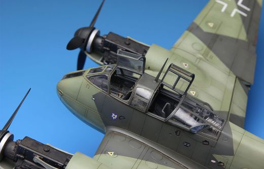 Maquette avion militaire : Messerschmitt Me410A-1 High Speed Bomber 1/48 - Meng LS-003