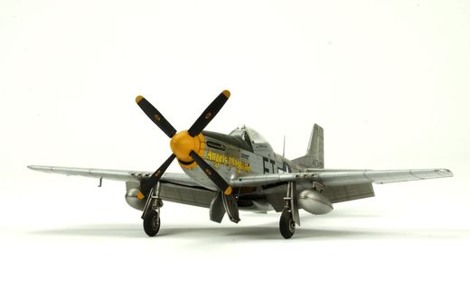 Maquette militaire : North American P-51D Mustang 1/48 - Meng LS-009