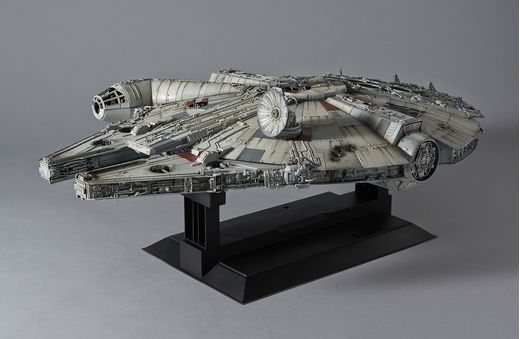 Maquette Star Wars : Bandai Réplique Falcon "Perfect Grade" - 1/72 - Revell 01206 1206