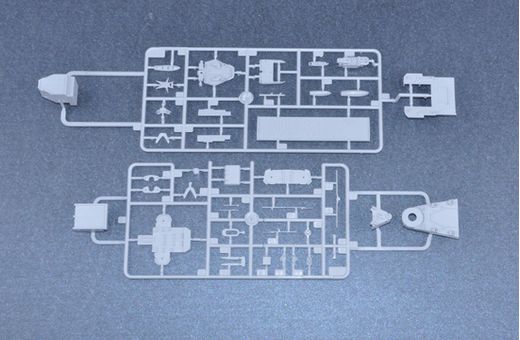 Maquette de navire de guerre :  HMS Warspite - Cuirassé Royal Navy 1942 - 1:700 - Trumpeter 05795