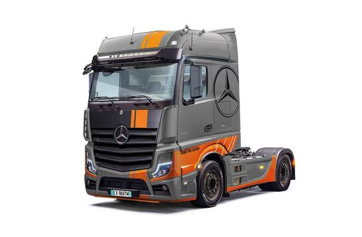 Maquette camion MB Actros MP4 Big Space Grand Prix Edition 1/24 - Italeri 3968 03968
