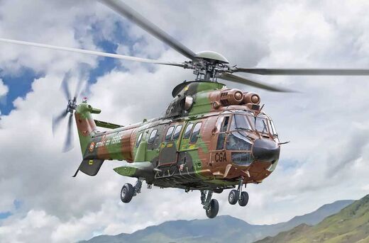Maquette d'un hélicoptère militaire : AS332 Super Puma 1/72 - Italeri 91096