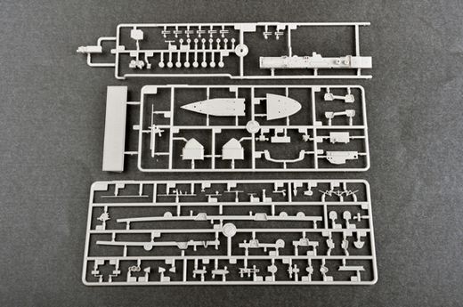 Maquette navire allemand : Aircraft Carrier DKM Graf Zeppelin 1/700 - Trumpeter 6709 06709