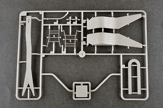 Maquette véhicule militaire : Soviet Zil-131V tow 2T3M1 Trailer with 8K14 Missile 1/35  - Trumpeter 1081 01081