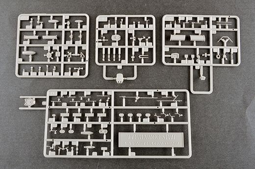 Maquette navire : HMS Cornwall 1/700 - Trumpeter 6734 06734