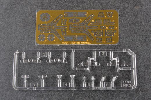 Maquette navire : HMS Cornwall 1/700 - Trumpeter 6734 06734