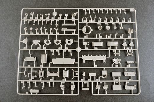 Maquette militaire : T-72B1 russe avec KTM-6 et armure de grille 1/35 - Trumpeter 09609