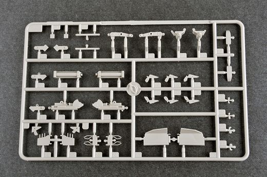 Maquette militaire : T-72B1 russe avec KTM-6 et armure de grille 1/35 - Trumpeter 09609