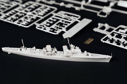 Maquette bateau : Destroyer russe Taszkient 1940 1/700 - Trumpeter 6746