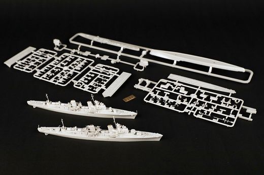 Maquette bateau : Destroyer russe Taszkient 1940 1/700 - Trumpeter 6746