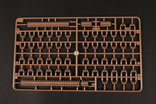 Maquette militaire : Véhicule de lancement russe 9P149 du Chtourm 9K114 1/35 - Trumpeter 09605