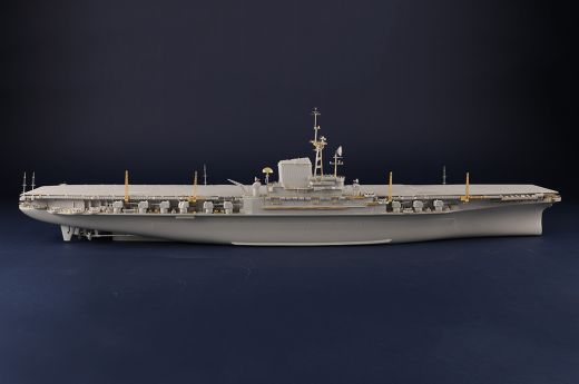 Maquette navire US : USS Midway CV-41 1/350 - Trumpeter 05634 5634