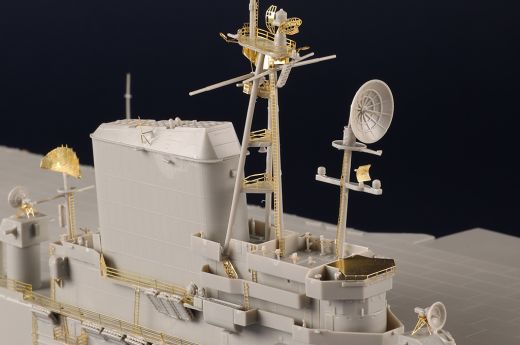 Maquette navire US : USS Midway CV-41 1/350 - Trumpeter 05634 5634