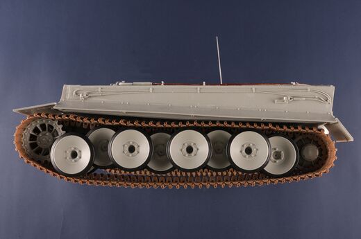 Maquette militaire : Pz.Kpfw.VI Ausf.E Sd.Kfz.181 Tiger I 1/16 (Medium Production)  - Trumpeter 00944