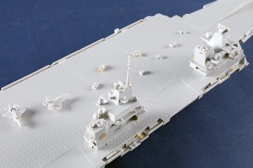 Maquette Queen Elizabeth Aircraft Carrier 1/700 - Trumpeter 6751