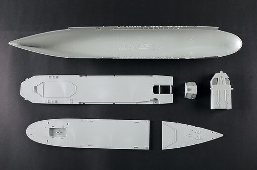 Maquette navire français : Porte-hélicoptère Jeanne-d'Arc 1/350 - Trumpeter 5636 05636