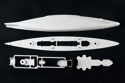 Maquette de navire de guerre : German Gneisenau Battleship au 1/350 - Trumpeter 05360 5360