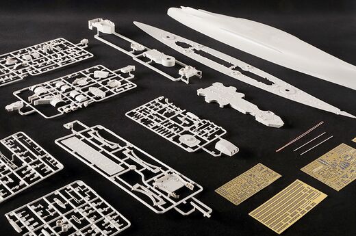 Maquette de navire de guerre : German Gneisenau Battleship au 1/350 - Trumpeter 05360 5360