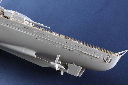 Maquette de navire de guerre : German Gneisenau Battleship au 1/350 - Trumpeter 05360 5360