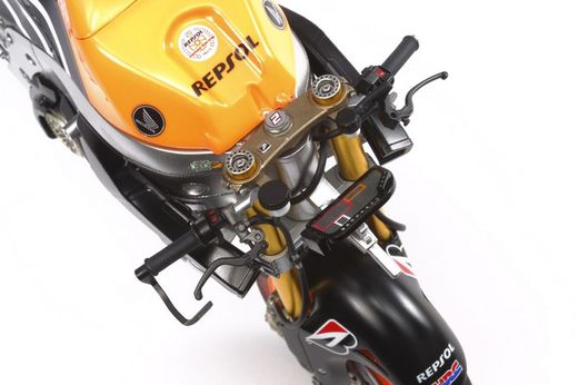 Maquette moto : Repsol Honda RC213V 2014 - 1/12 - Tamiya 14130