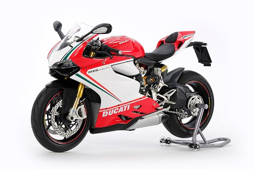 Maquette moto : Ducati 1199 Panigale S - Tricolore - 1/12 - Tamiya 14132