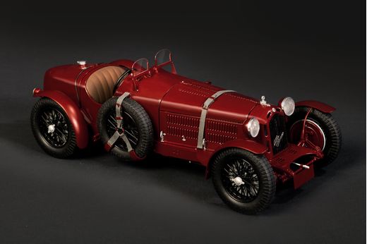 Maquette voiture de collection : Alfa Romeo 8C 2300 Roadster - 1:12 - Italeri 04708 4708