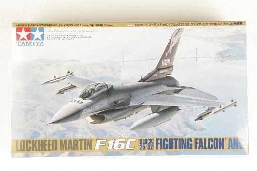 Maquette avion militaire : Lockheed F-16C (Block 25/32) - 1:48 - Tamiya 61101