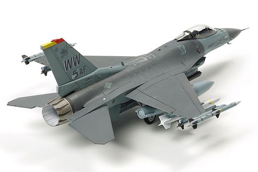 Maquette avion militaire : F-16CJ W/Full Equipment - 1/72 -Tamyia 60788