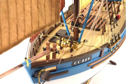 Maquette Bateau en Bois : Thonier Français Marie Jeanne 1:50