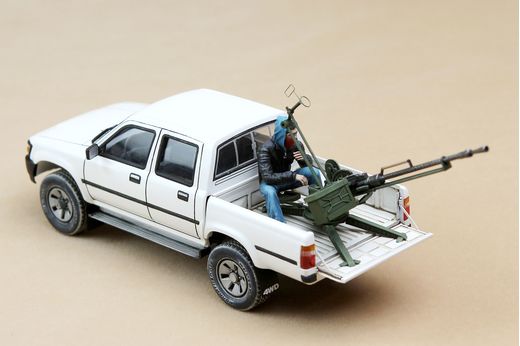 Maquette voiture : Pick UP w/ZPU-1 in 1:35 MENG-Model VS-001