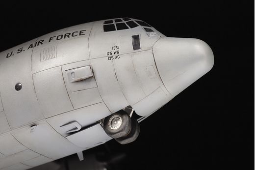 Maquette d'avion militaire : C‐130J Hercules 1/72 - Zvezda 7325