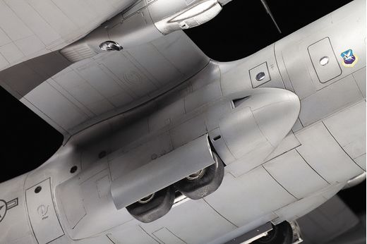 Maquette d'avion militaire : C‐130J Hercules 1/72 - Zvezda 7325