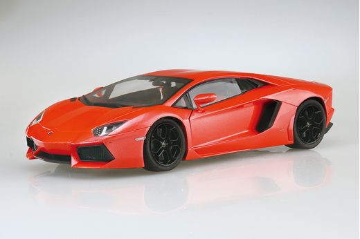 Maquette automobile : Lamborghini Aventador Orange Pearl 2011 1/24 - Aoshima 06201