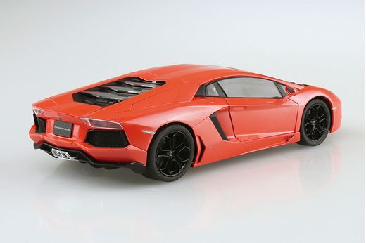 Maquette automobile : Lamborghini Aventador Orange Pearl 2011 1/24 - Aoshima 06201