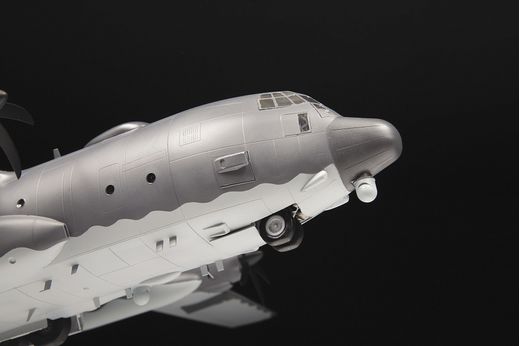 Maquette d'avion militaire : AC-130J Gunship 1/72 - Zvezda 7326