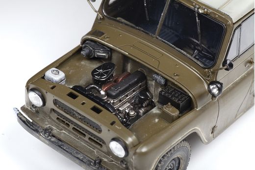 Maquette militaire : UAZ-469 4X4 sovietique 1/35 - Zvezda 3629