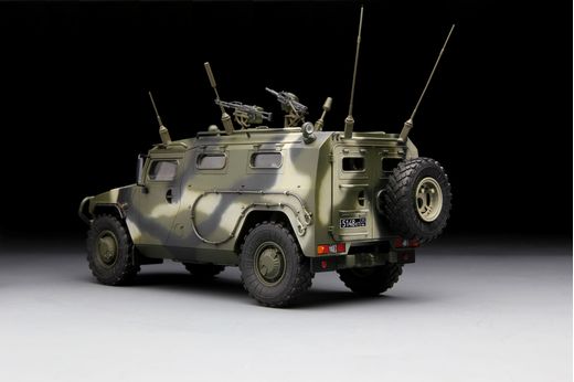 Maquette véhicule blindé russe GAZ-233014 STS "Tiger" 1/35 - Meng VS003